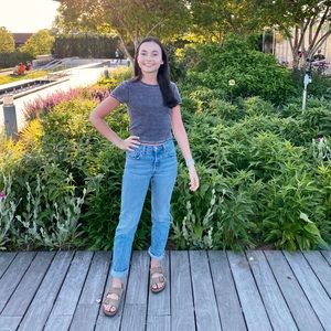 Meet your Posher, Olivia